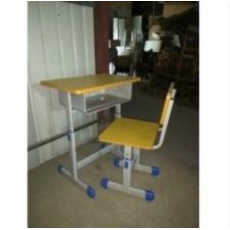 学生课桌椅