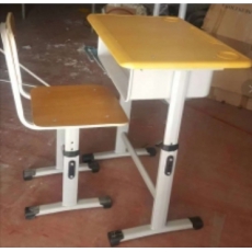 课桌椅B