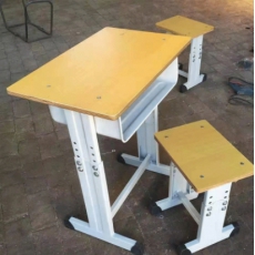 课桌椅