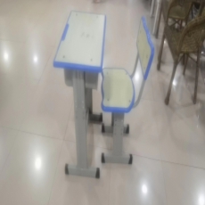 学生课桌椅