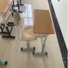学生课桌椅
