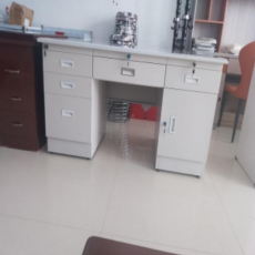 铁皮办公桌1.6米X0.8M