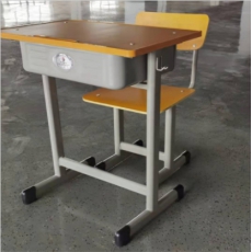 固定式课桌椅