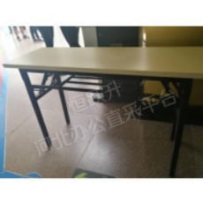 折叠桌钢木环保刨花板外贴优质三聚氰胺面;采用优质五金配件；采用优质环保PVC封边，无脱胶、严密、整齐