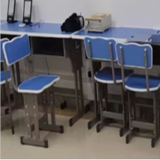 课桌椅