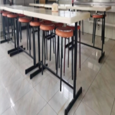 食堂桌椅