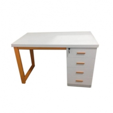 办公桌 白色烤漆加橘色钢架 尺寸1200*600*800