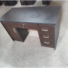 办公桌，规格1400x630㎜