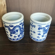 青花瓷笔筒